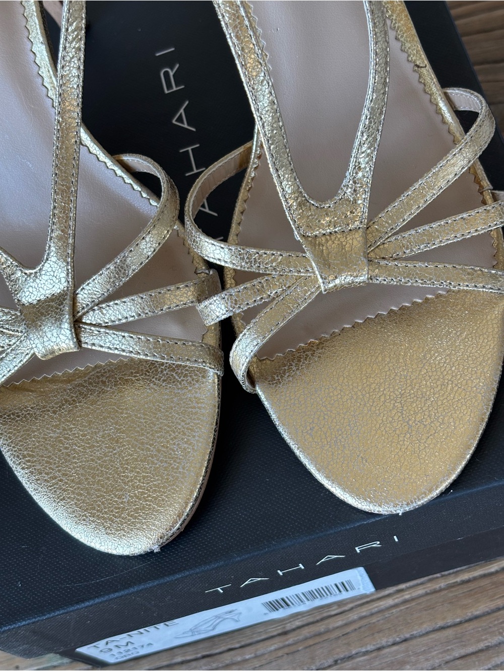 Tahari "Ta-Nite" Women's Gold Metallic Strappy Heels Size 9 - Picture 12 of 14